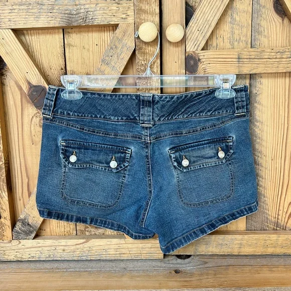 Women’s Jean shorts. - Picture 2 of 3